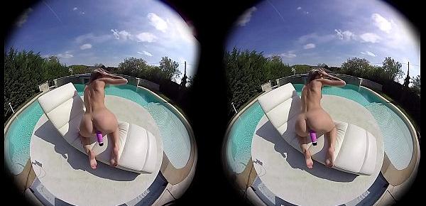 VirtualPornDesire - Gina Gerson Plays by the Pool 180 VR 60 FPS